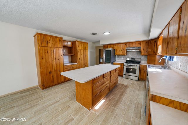 660 Wendy Lane, Las Cruces, NM 88007