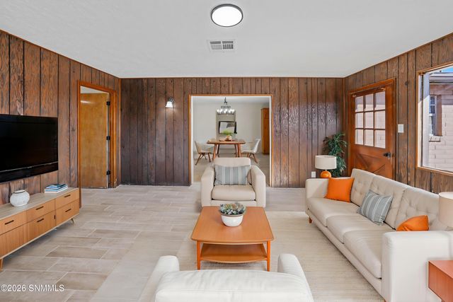 660 Wendy Lane, Las Cruces, NM 88007