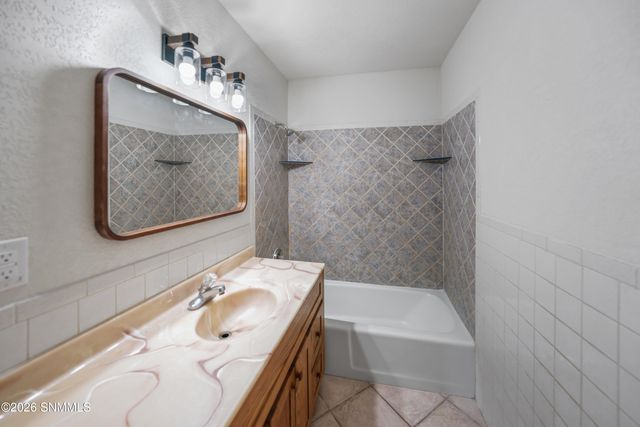 660 Wendy Lane, Las Cruces, NM 88007