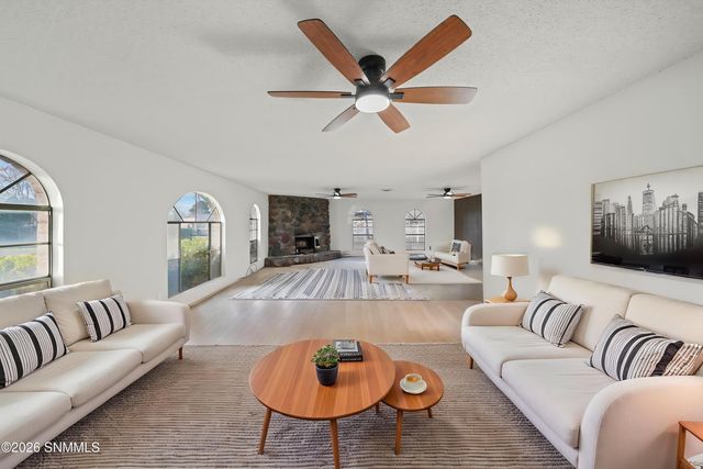 660 Wendy Lane, Las Cruces, NM 88007