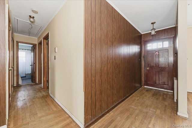 2 McLeod Street, Massapequa Park, NY 11762