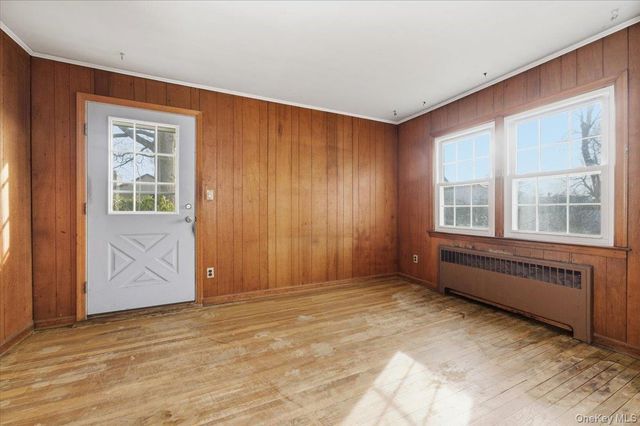 2 McLeod Street, Massapequa Park, NY 11762