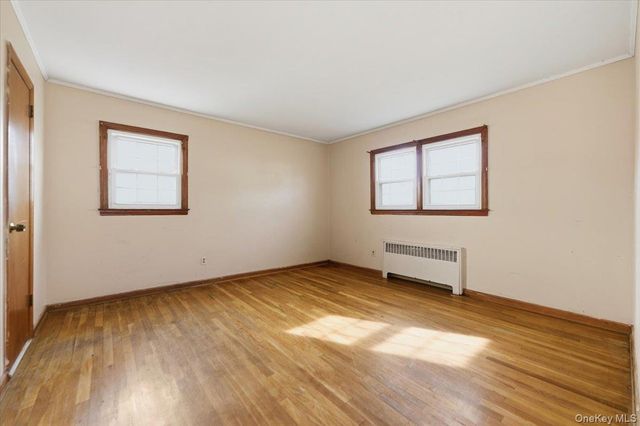 2 McLeod Street, Massapequa Park, NY 11762