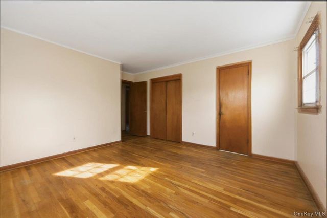 2 McLeod Street, Massapequa Park, NY 11762