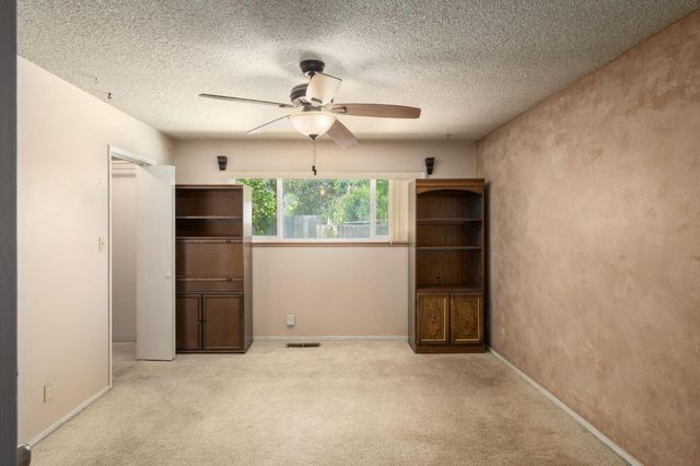 2564 E Los Altos Avenue, Fresno, CA 93710