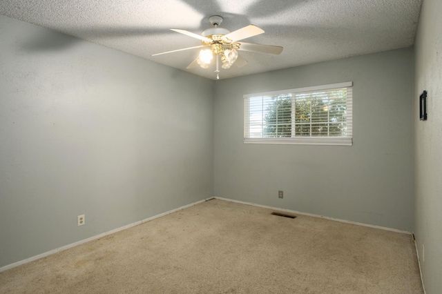 2564 E Los Altos Avenue, Fresno, CA 93710
