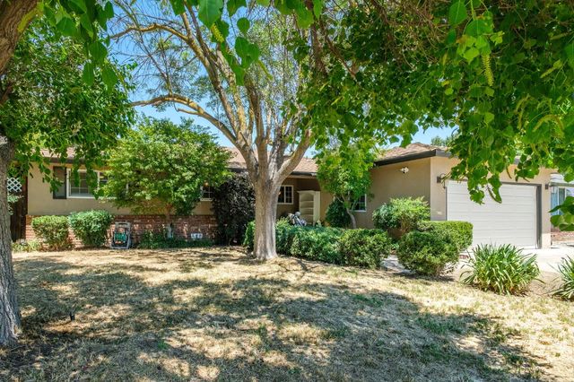 2564 E Los Altos Avenue, Fresno, CA 93710
