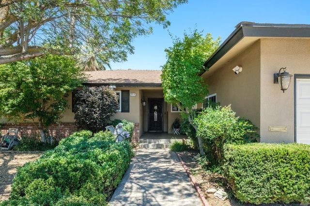 2564 E Los Altos Avenue, Fresno, CA 93710