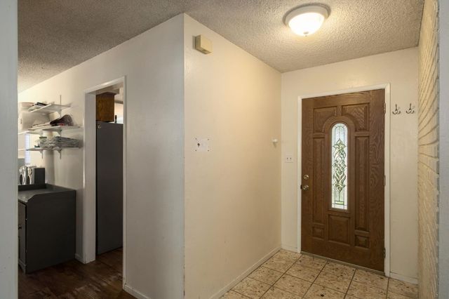 2564 E Los Altos Avenue, Fresno, CA 93710