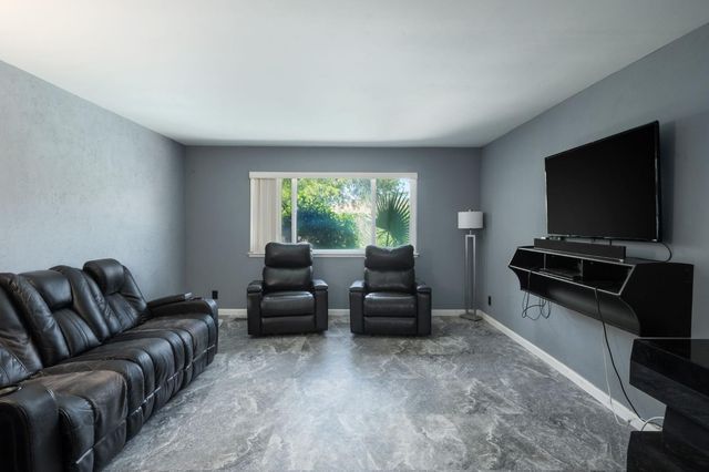 2564 E Los Altos Avenue, Fresno, CA 93710