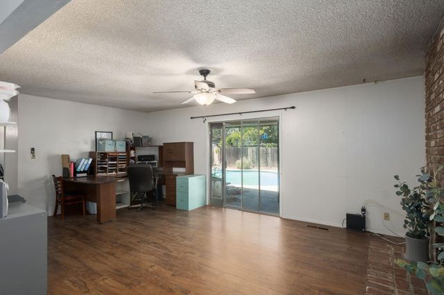 2564 E Los Altos Avenue, Fresno, CA 93710