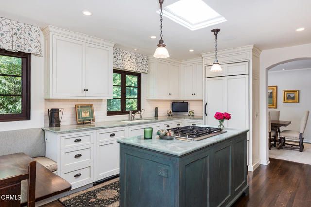 546 La Loma Road, Pasadena, CA 91105