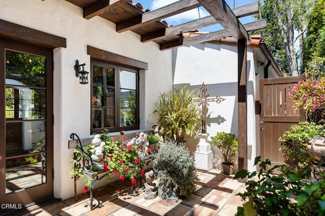 546 La Loma Road, Pasadena, CA 91105