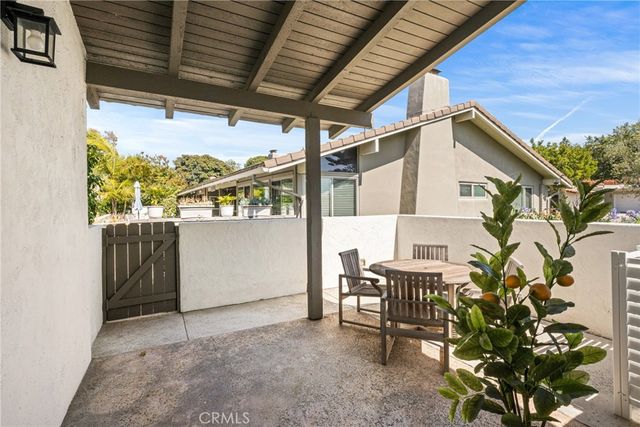 2108 Vista Entrada, Newport Beach, CA 92660