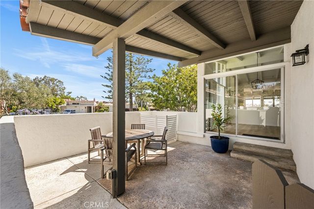 2108 Vista Entrada, Newport Beach, CA 92660
