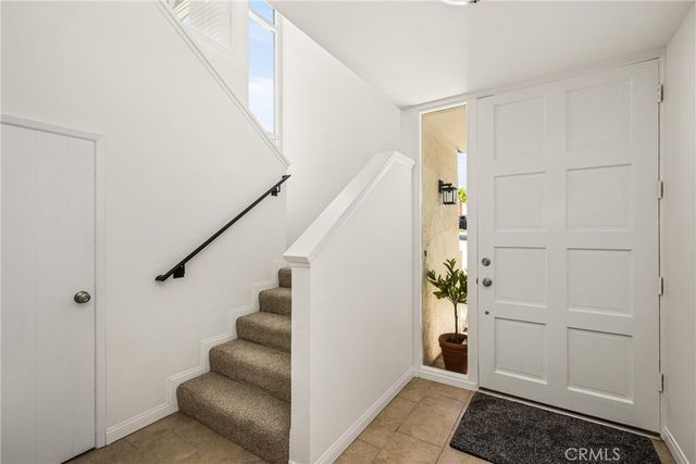 2108 Vista Entrada, Newport Beach, CA 92660