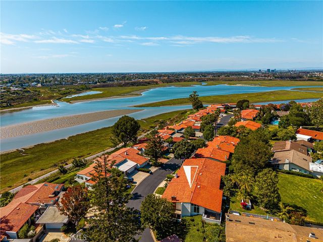 2108 Vista Entrada, Newport Beach, CA 92660