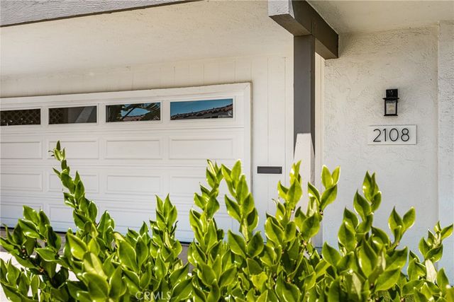 2108 Vista Entrada, Newport Beach, CA 92660