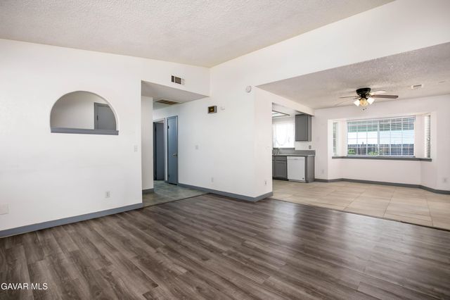 10416 Peach Avenue, California City, CA 93505