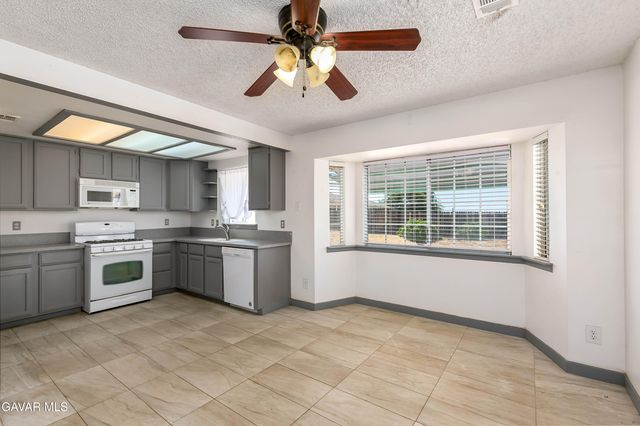 10416 Peach Avenue, California City, CA 93505