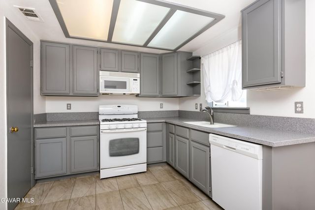 10416 Peach Avenue, California City, CA 93505
