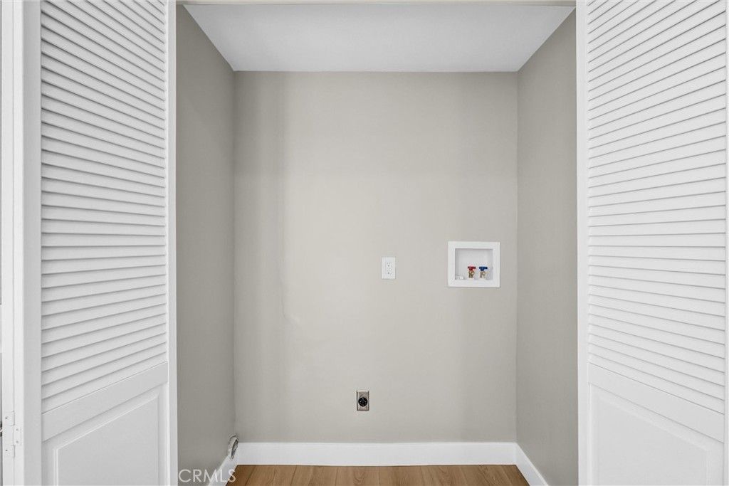 Image 13 of property listing at 5348 Fairview Boulevard 3, Ladera Heights, CA 90056