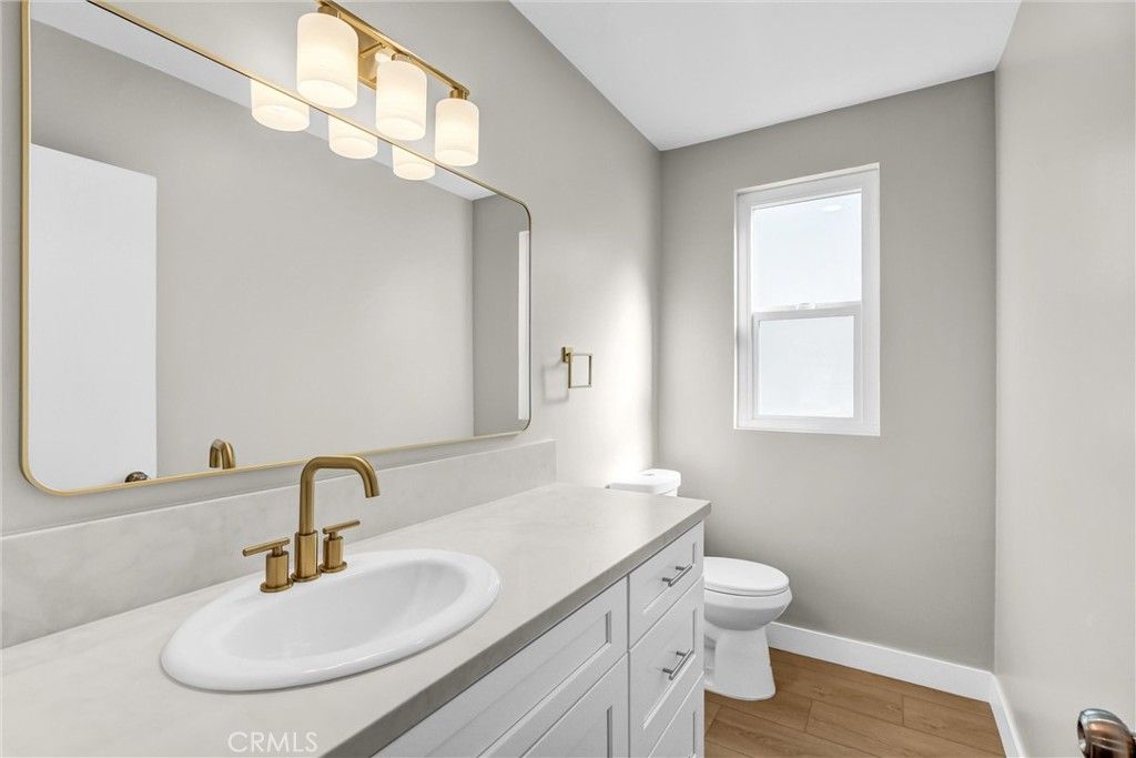 Image 14 of property listing at 5348 Fairview Boulevard 3, Ladera Heights, CA 90056