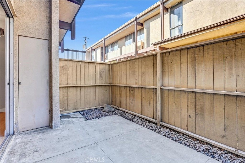 Image 26 of property listing at 5348 Fairview Boulevard 3, Ladera Heights, CA 90056