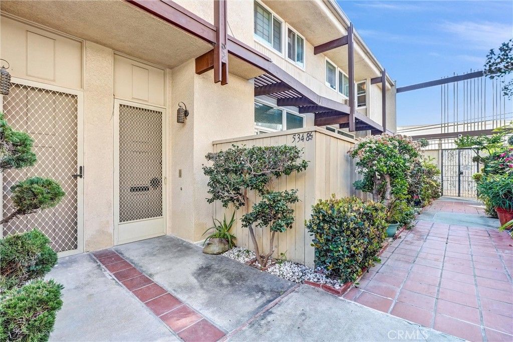 Image 4 of property listing at 5348 Fairview Boulevard 3, Ladera Heights, CA 90056