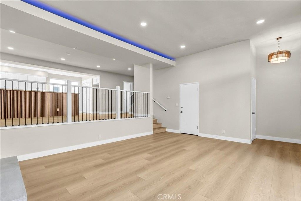 Image 6 of property listing at 5348 Fairview Boulevard 3, Ladera Heights, CA 90056