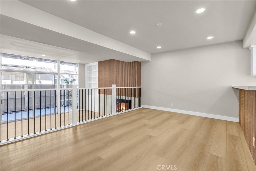 Image 9 of property listing at 5348 Fairview Boulevard 3, Ladera Heights, CA 90056