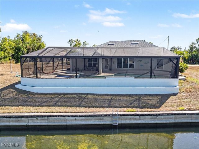 2369 NE 43rd LN, Cape Coral, FL 33909