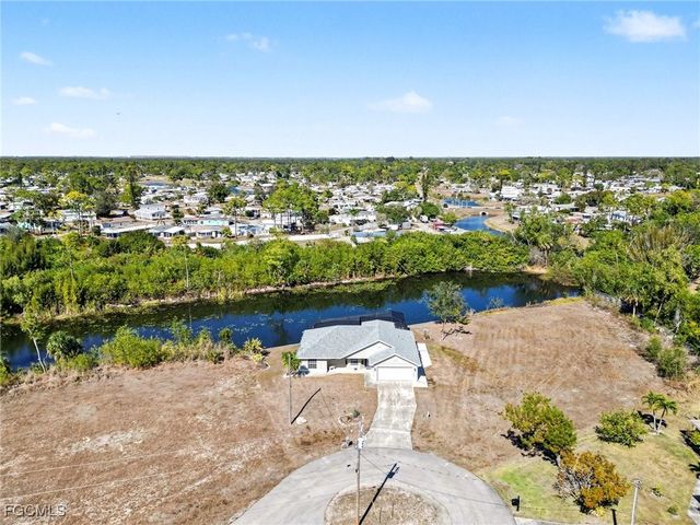 2369 NE 43rd LN, Cape Coral, FL 33909