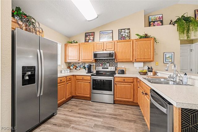 2369 NE 43rd LN, Cape Coral, FL 33909