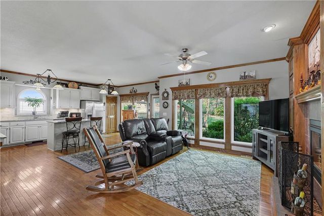 1830 Parkside Drive, Liberty, MO 64068