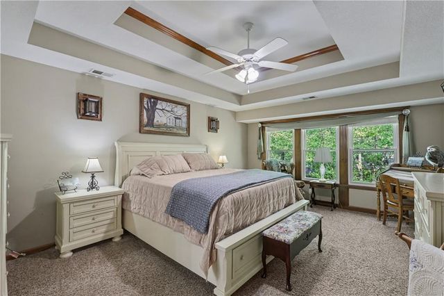 1830 Parkside Drive, Liberty, MO 64068