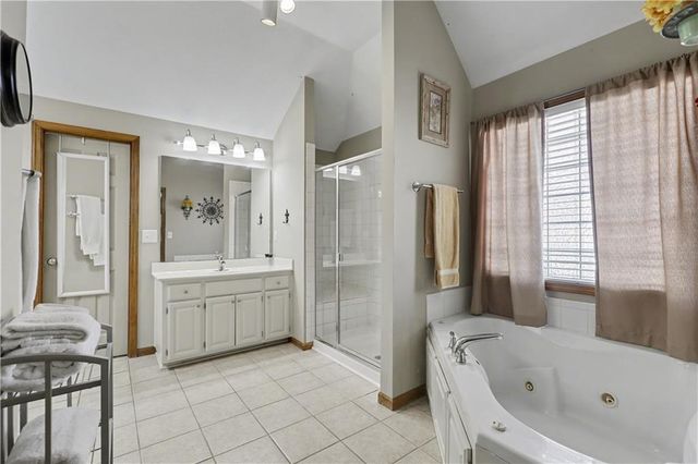 1830 Parkside Drive, Liberty, MO 64068