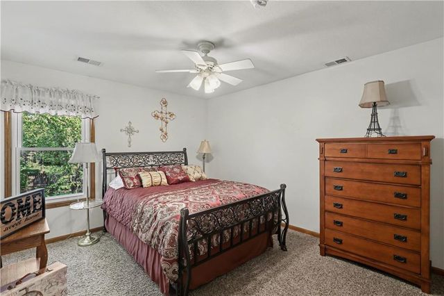 1830 Parkside Drive, Liberty, MO 64068