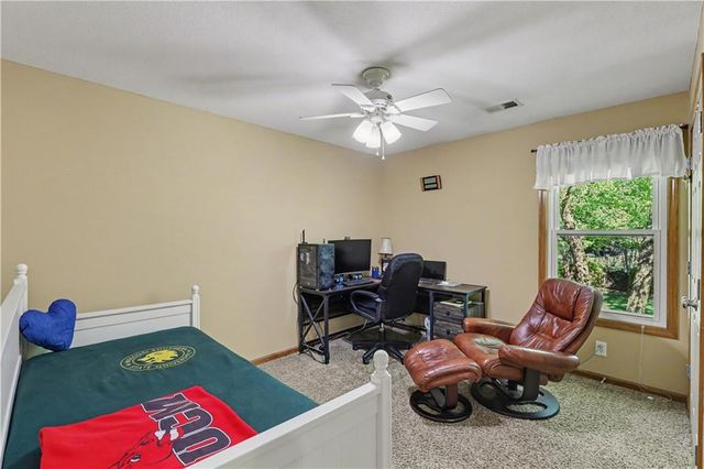 1830 Parkside Drive, Liberty, MO 64068