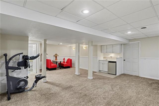 1830 Parkside Drive, Liberty, MO 64068