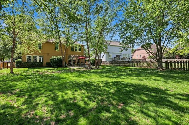 1830 Parkside Drive, Liberty, MO 64068