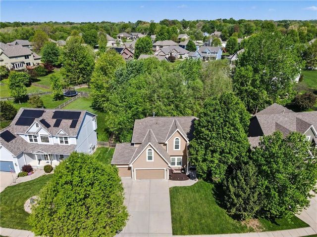 1830 Parkside Drive, Liberty, MO 64068