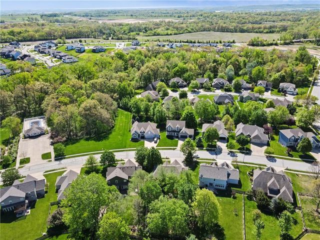 1830 Parkside Drive, Liberty, MO 64068