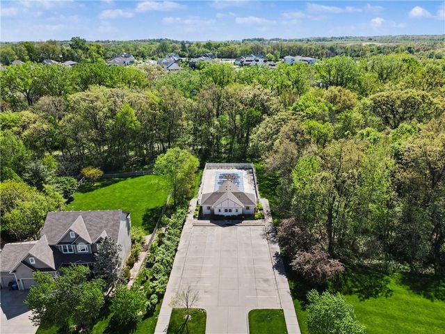 1830 Parkside Drive, Liberty, MO 64068
