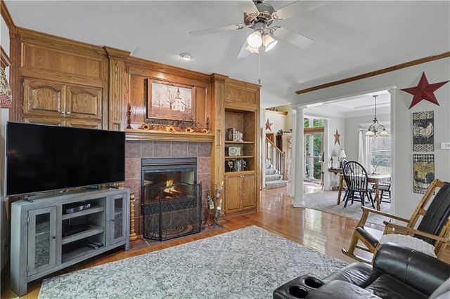 1830 Parkside Drive, Liberty, MO 64068
