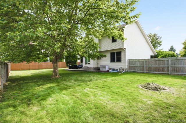 517 Kelli Avenue, Marysville, MI 48040