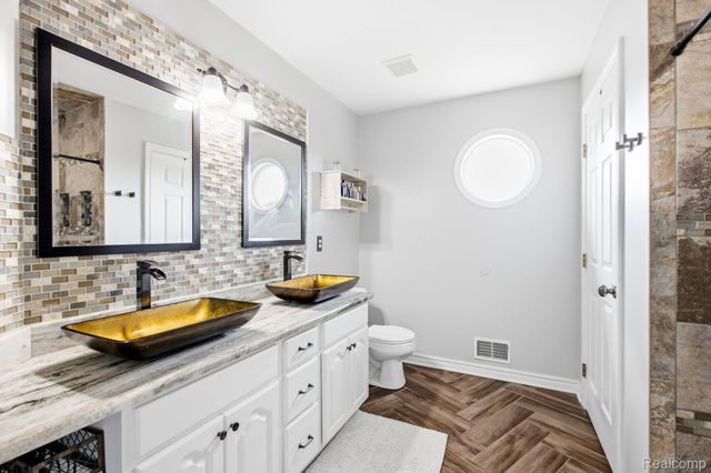 517 Kelli Avenue, Marysville, MI 48040