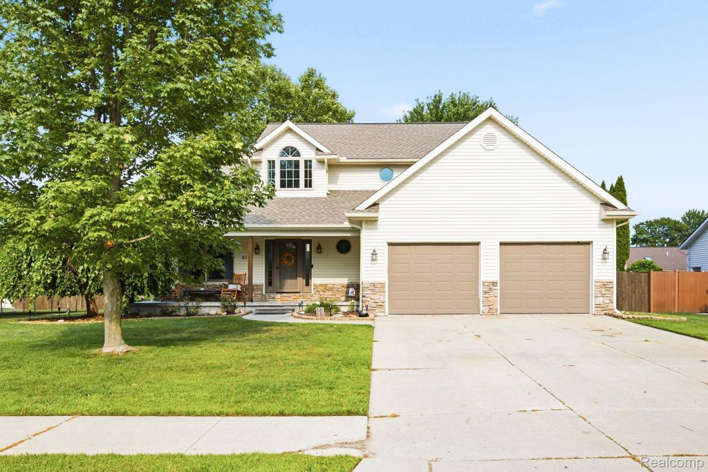 517 Kelli Avenue, Marysville, MI 48040
