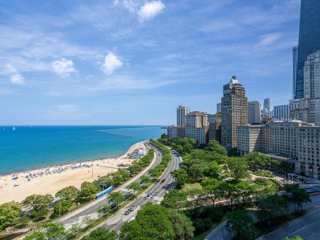 1040 N Lake Shore Drive 17D, Chicago, IL 60611