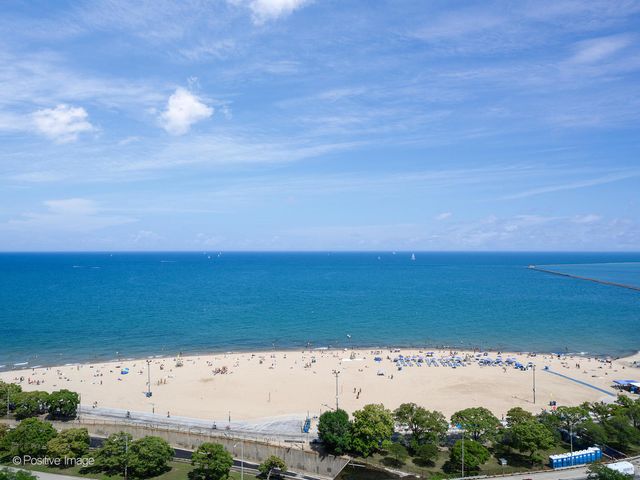1040 N Lake Shore Drive 17D, Chicago, IL 60611